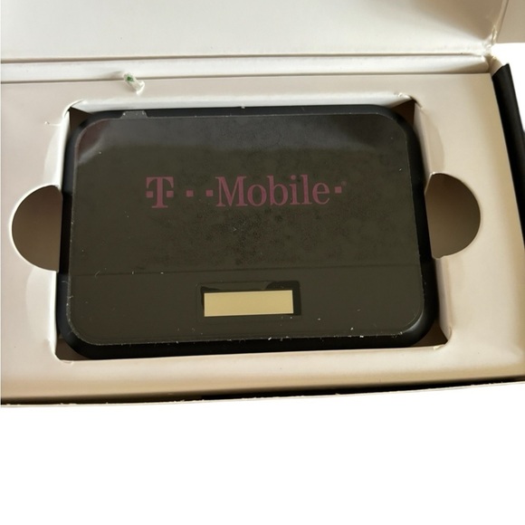 T-Mobile T9 Franklin Mobile Hotspot Wireless WiFi W/Sims Card Instructions - Picture 2 of 3